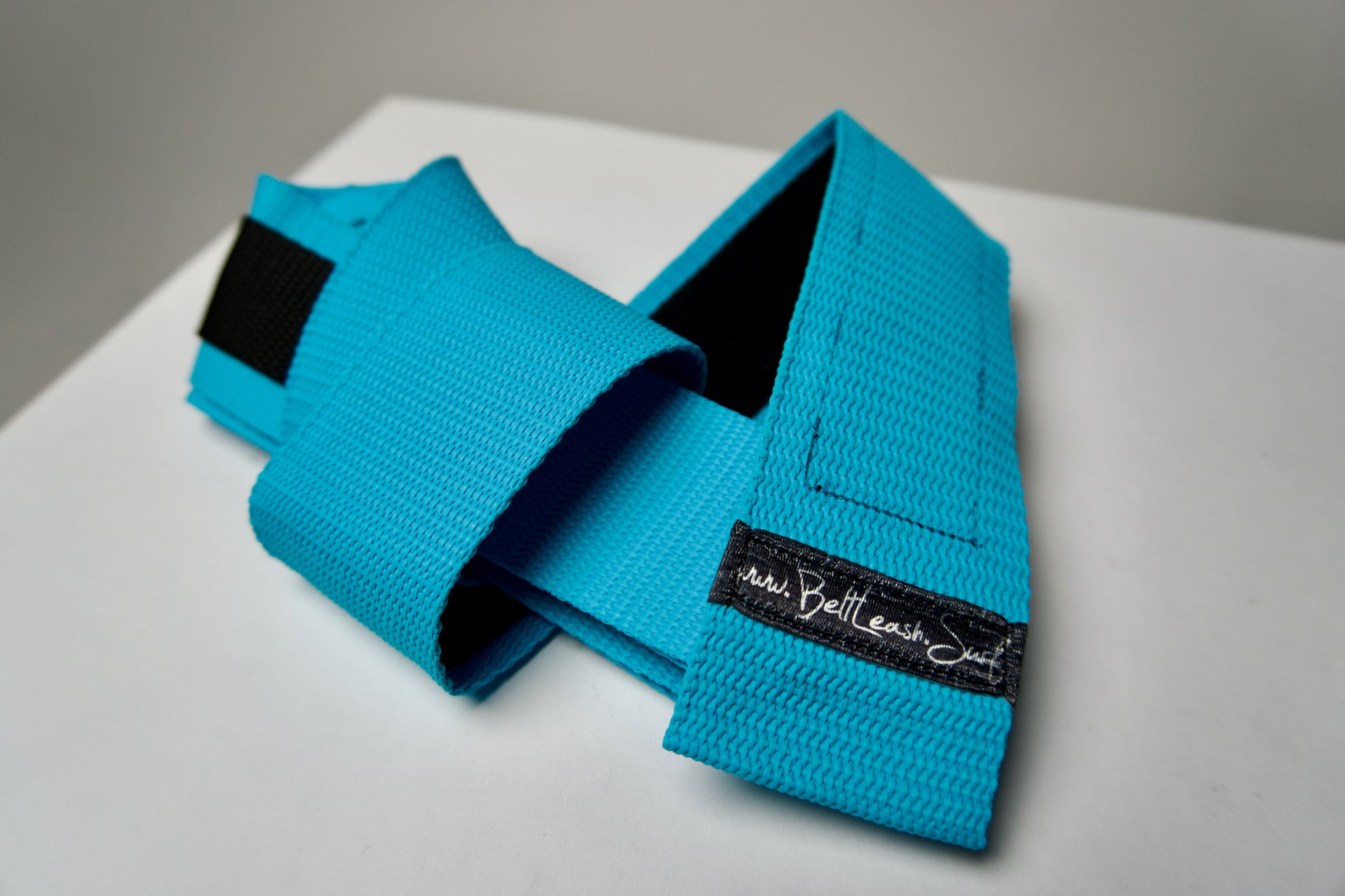 belt leashe Mirka na river surf