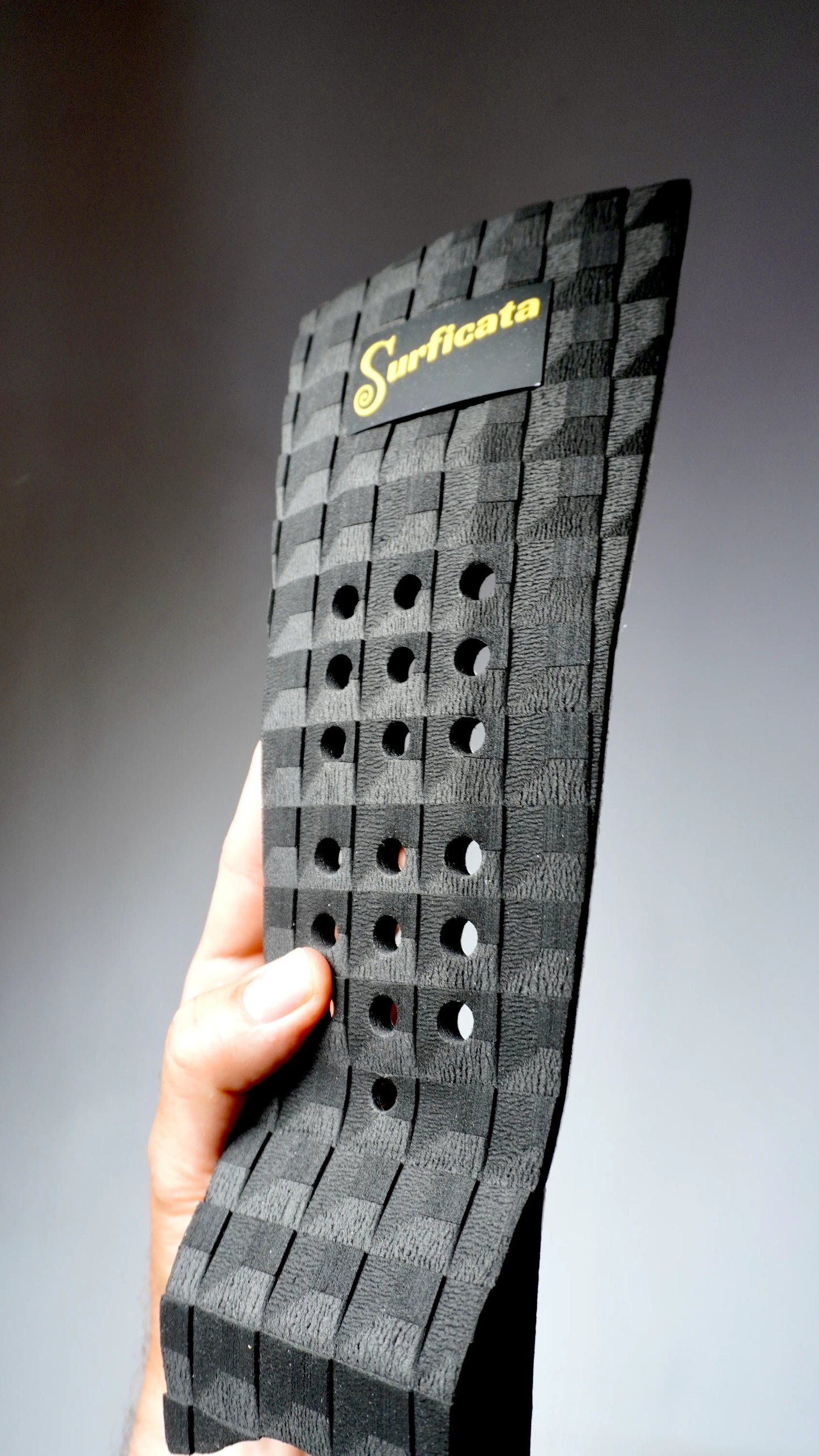 tail pad Surficata s perforací