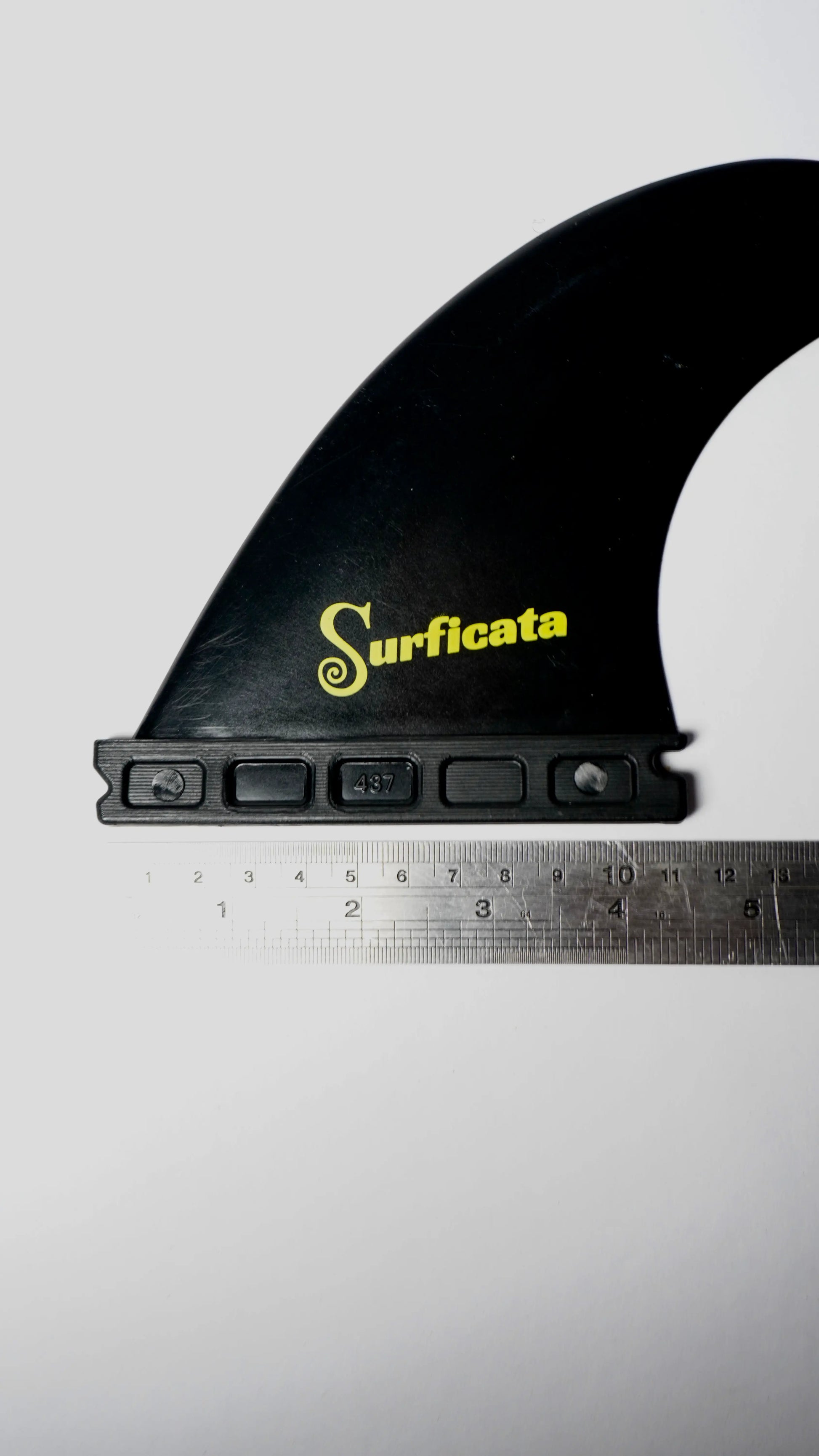 Surfové finy Futures M, Surficata 1 kus měřítko