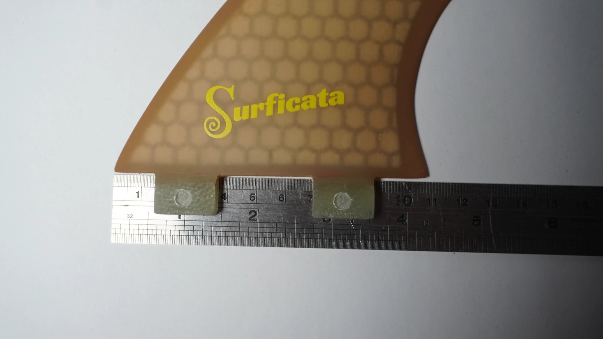 Surficata Honeycomb finy FCSI, velikost M, jeden kus, měřítko