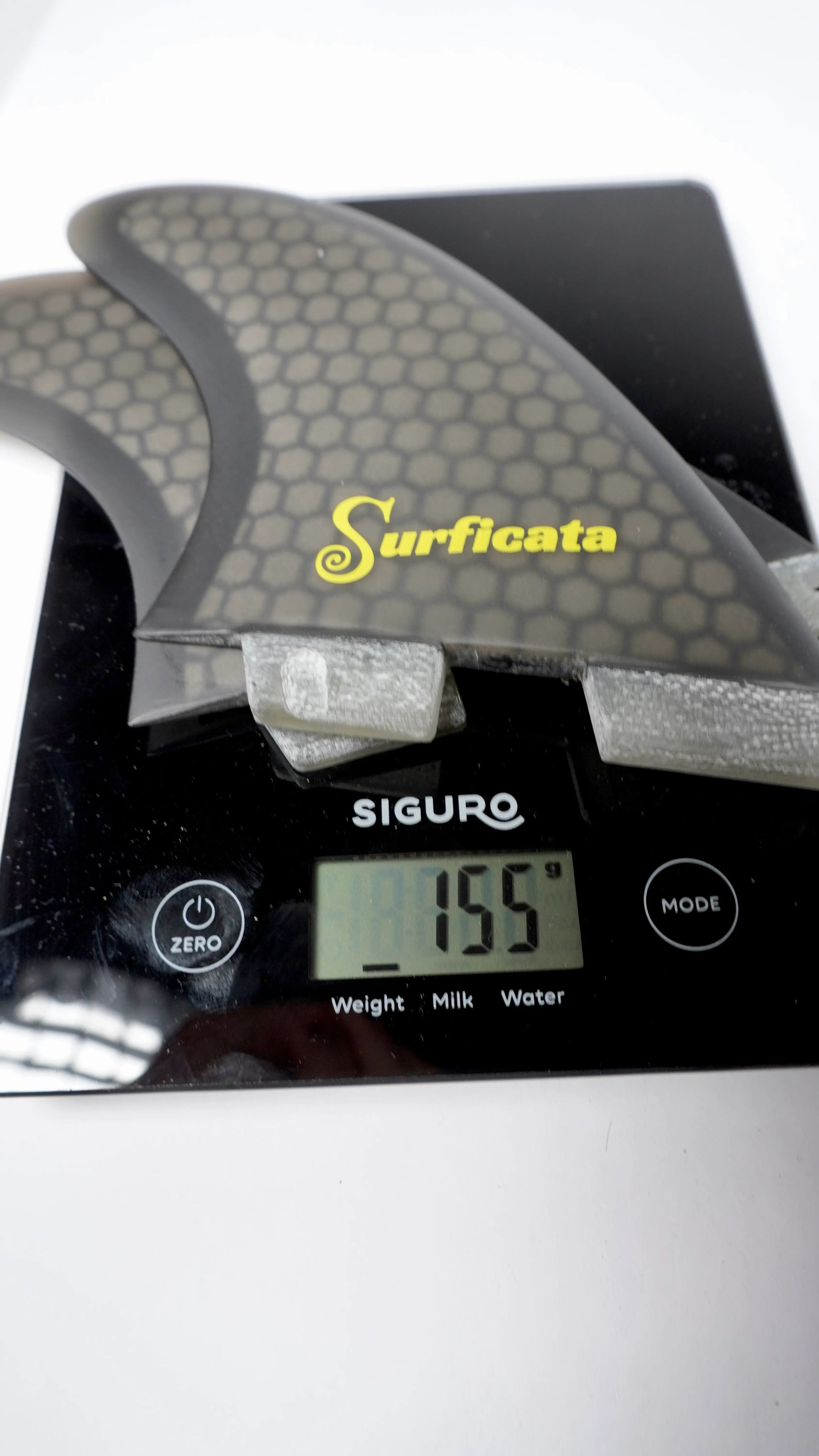 Surficata Honeycomb finy FCSII, velikost M, 2 kusy na váze, 155g