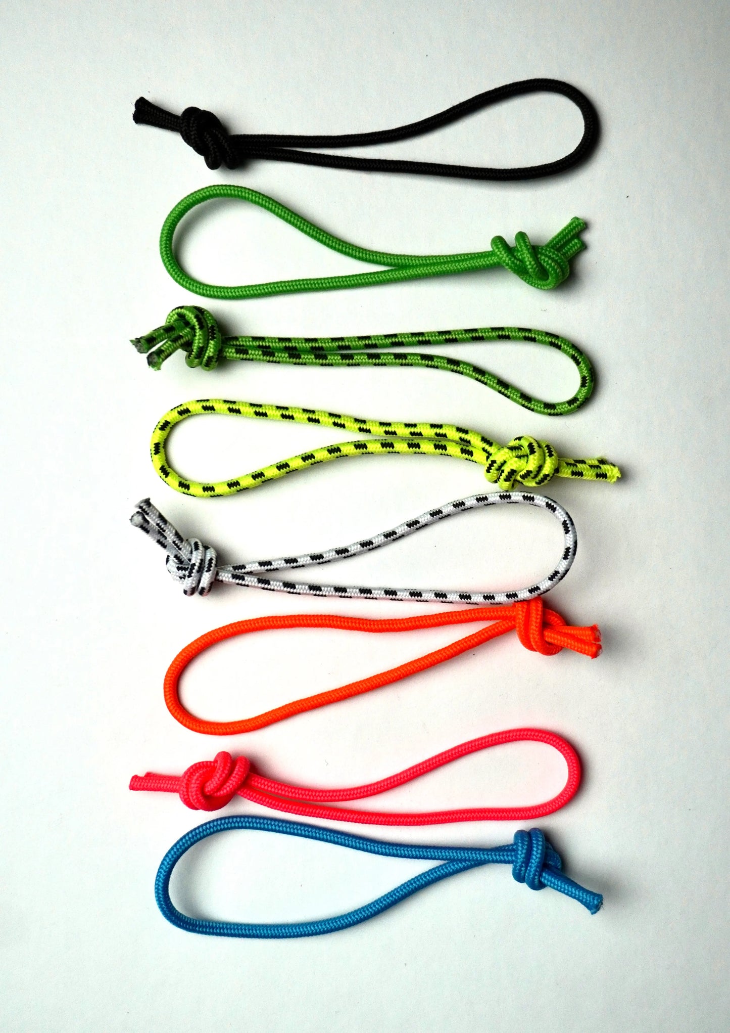 Surflogic Leash String – různé barvy, vystavené, černá, zelená, žlutá, bílo černá, oranžová, růžová, modrá