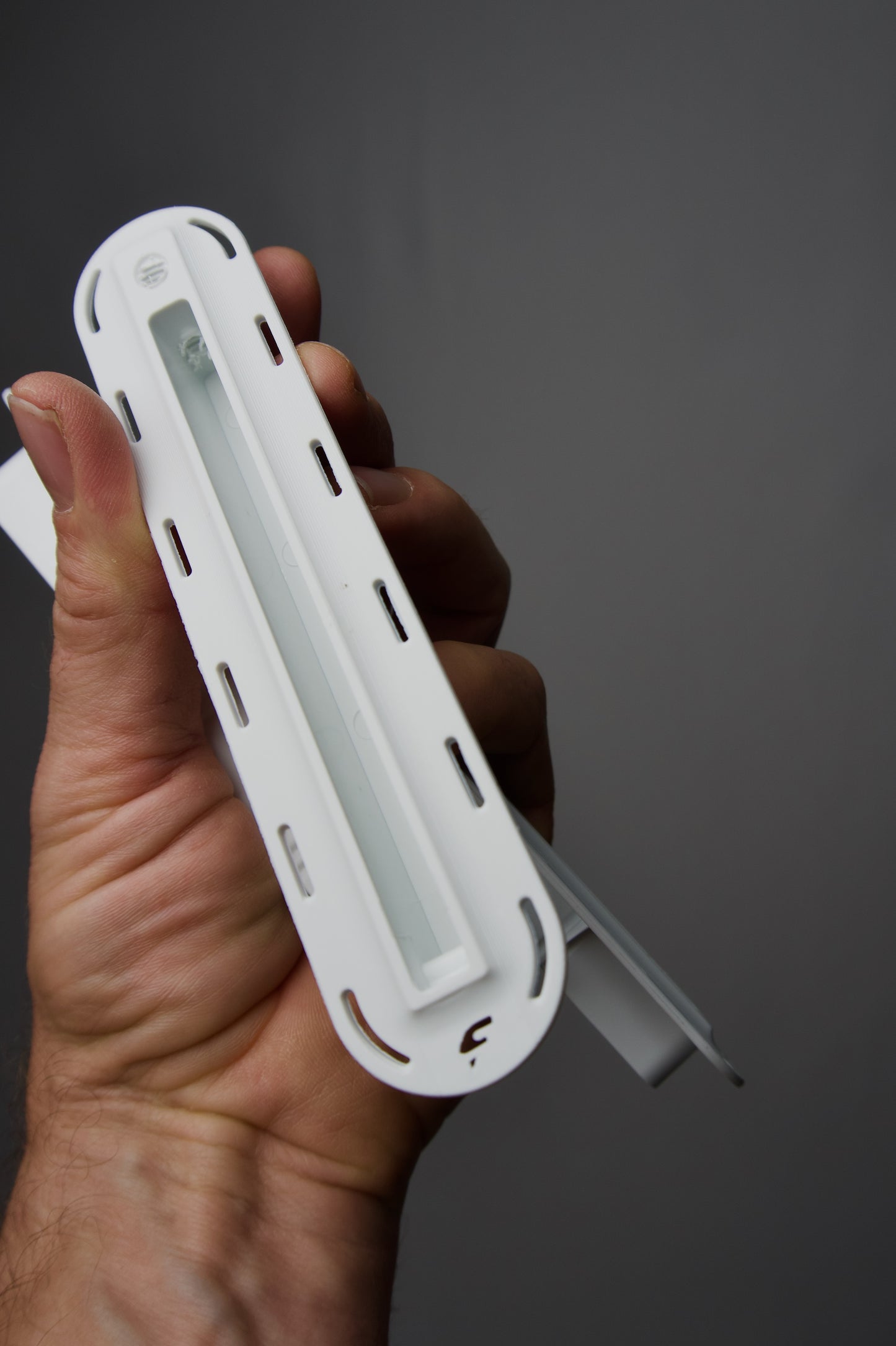 Finbox pro surfing, futures, v ruce detail