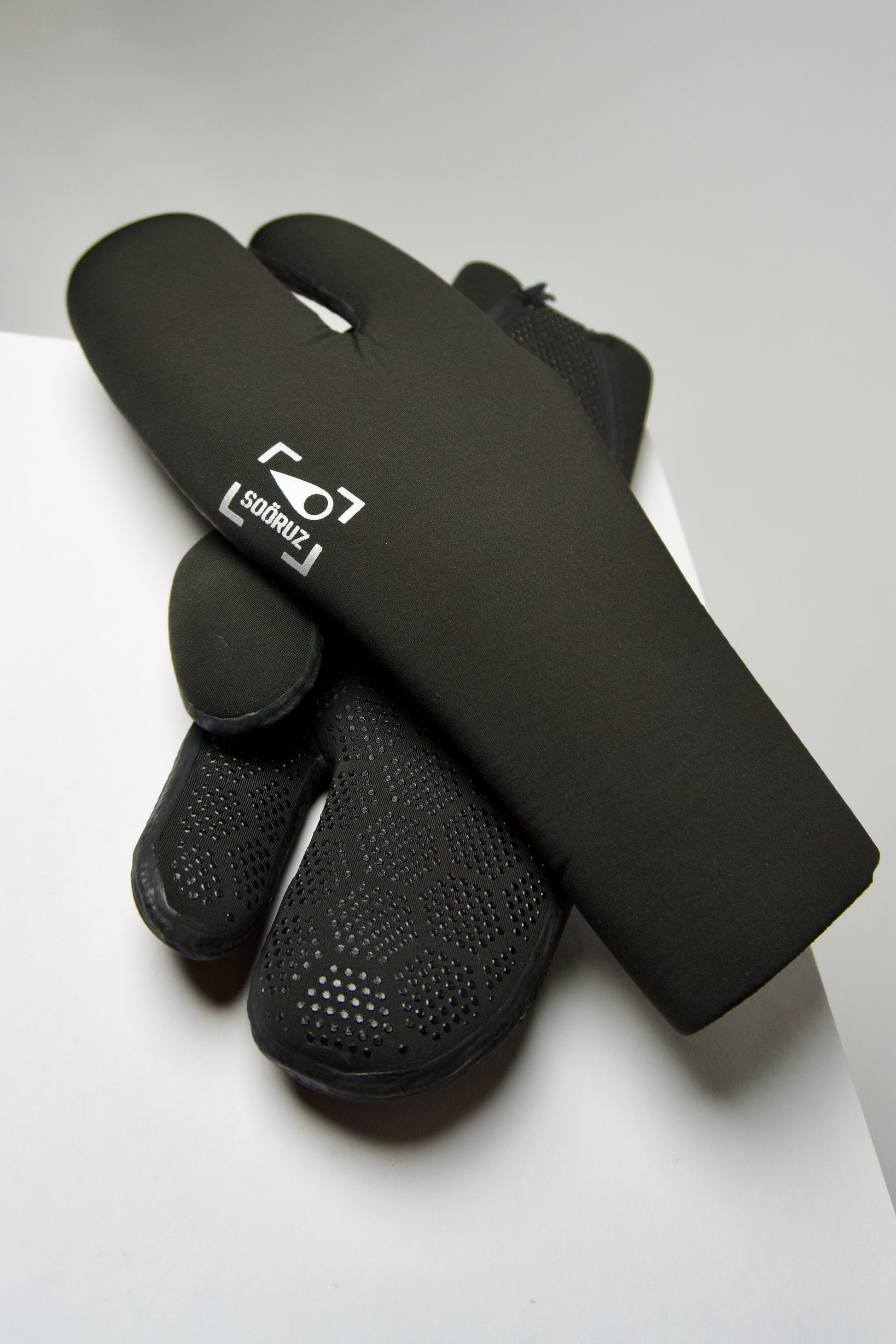 Soöruz Three neoprenove surfarske Rukavice 5mm