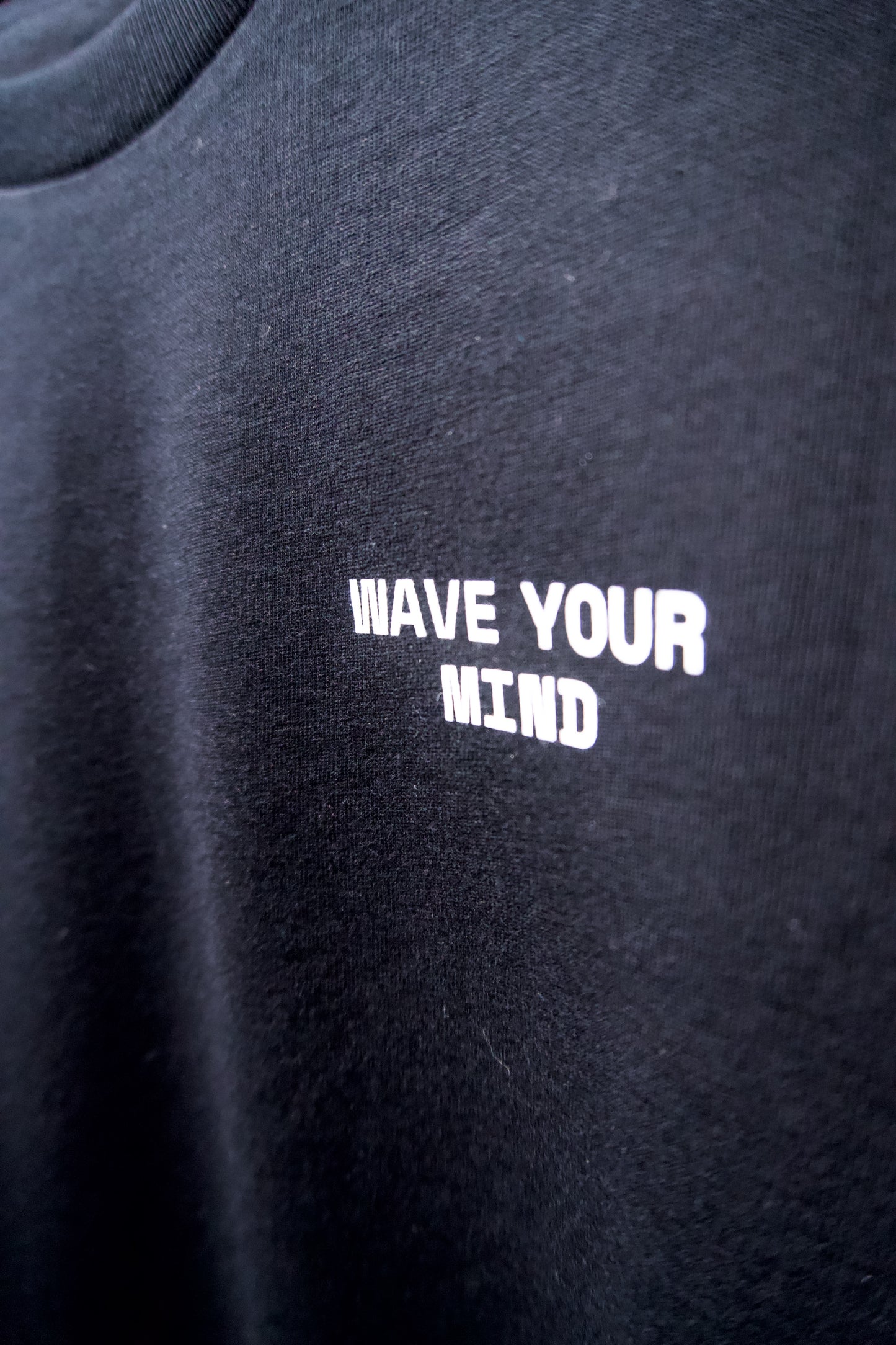 Vlny Štvanice triko Black ~ Wave Your Mind