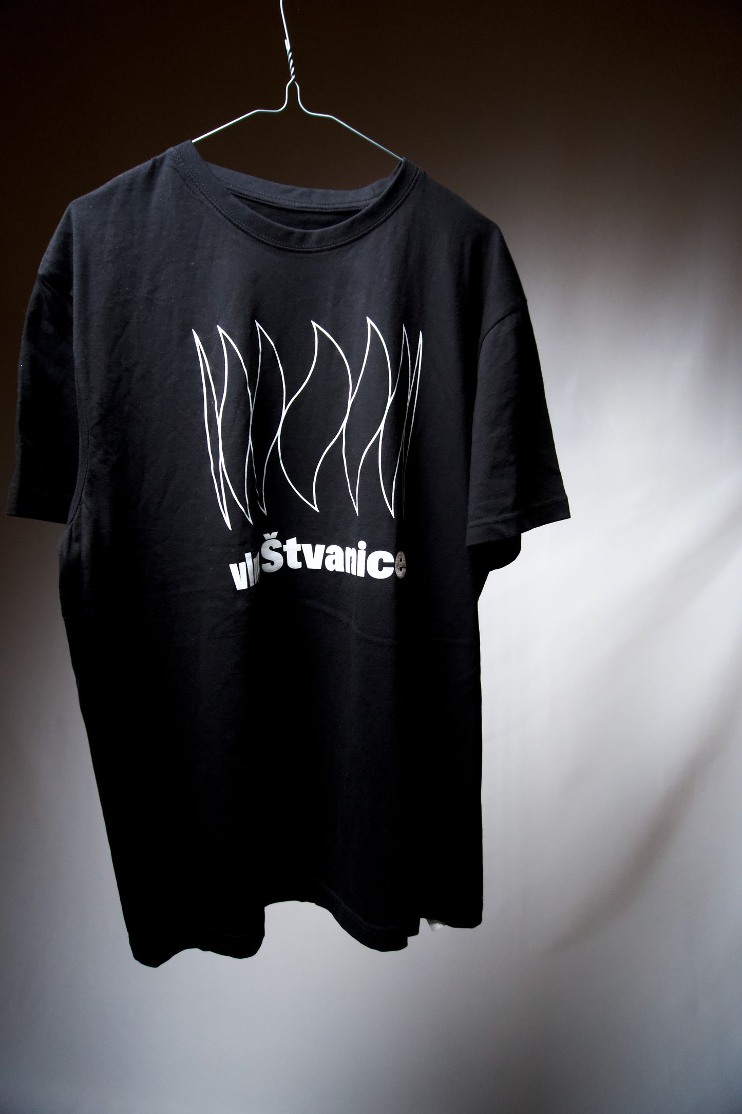 Vlny Štvanice T-shirt ~ Hollow Wave Black