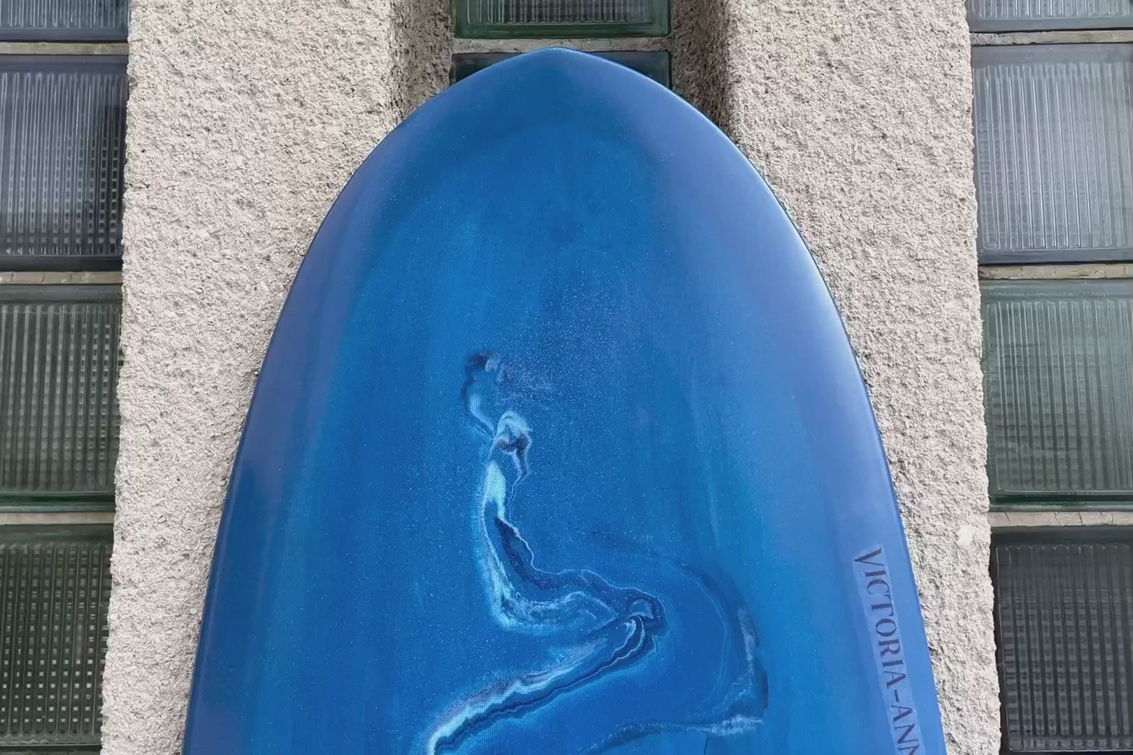 Apatyka Surfboards, modré prkno, aurbrush