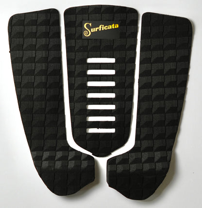 Třídílný černý tail pad Surficata Blackout z EVA pěny, pohled shora.