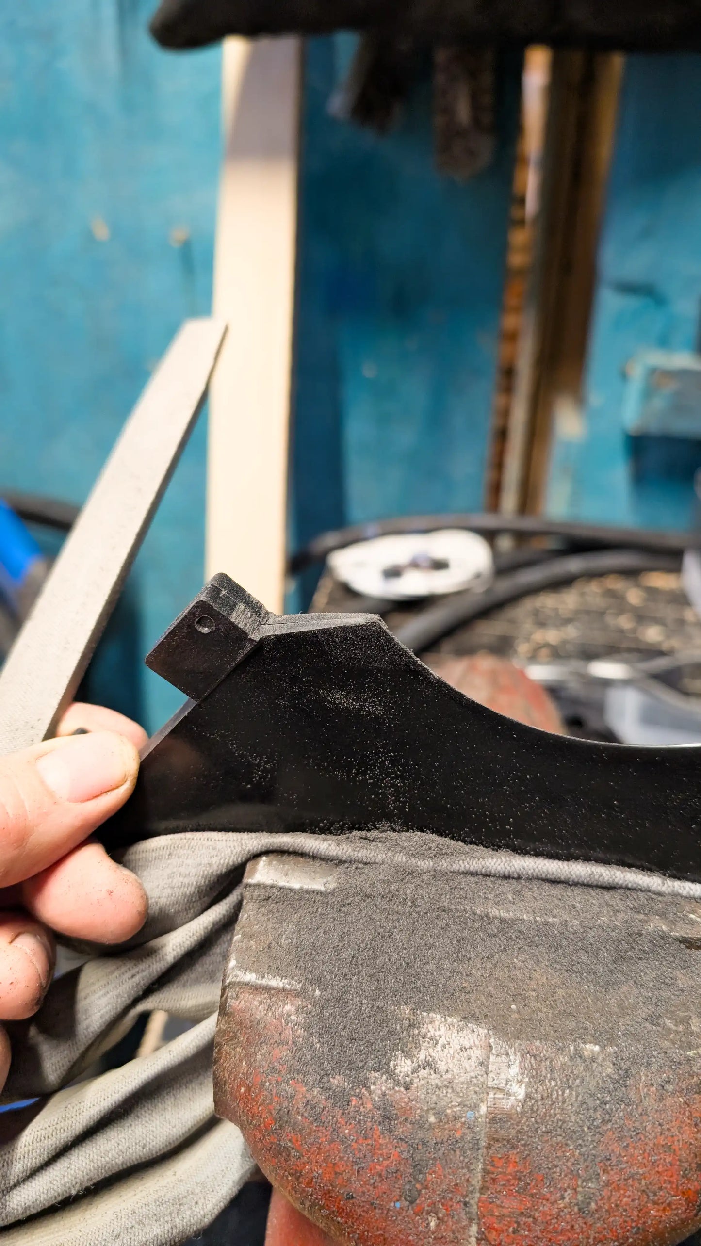 Custom ořezávání surfové finy proti zaražení do desky surfu