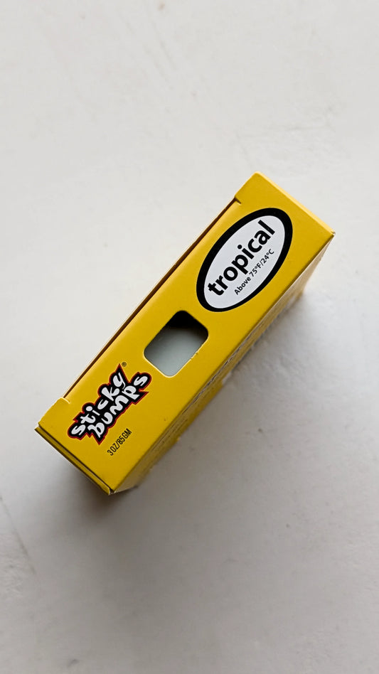 Surfový vosk Sticky Bumps Tropical, pohled zezhora